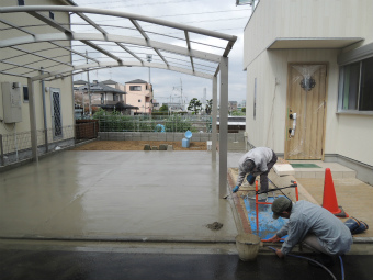 駐車場土間打ち